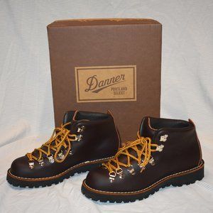 NEW DANNER MOUNTAIN LIGHT WOMENS sz 10 M BROWN LEATHER BOOTS - 31529 GORE-TEX